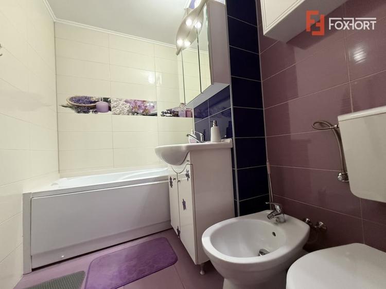 Apartament cu 3 camere decomandat, mobilat în Torontalului