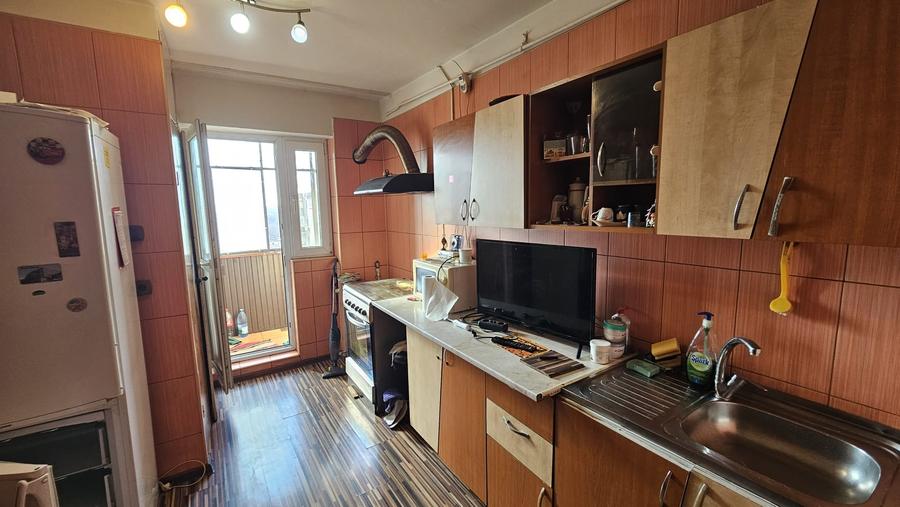 Apartament cu 2 camere decomandat în B-dul București