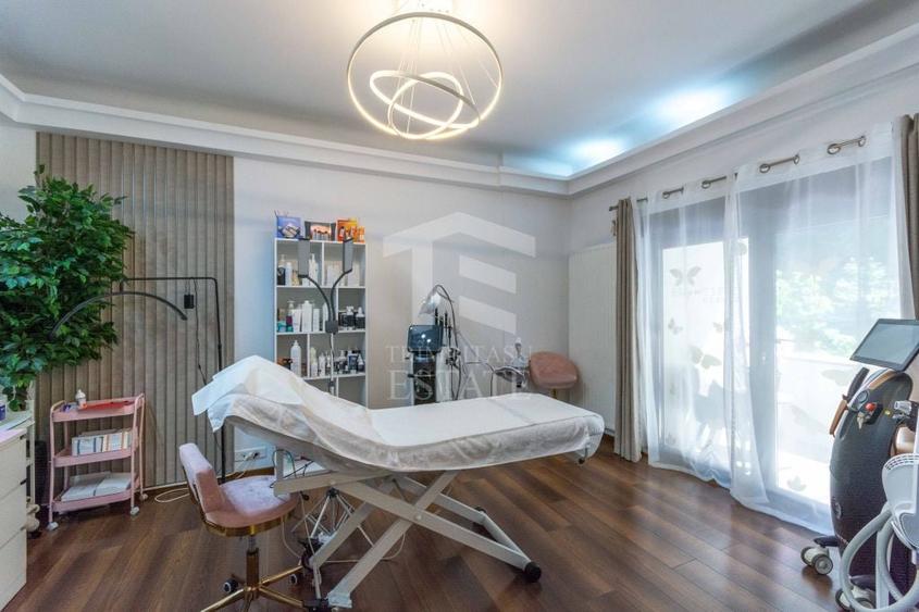Apartament cu 5 camere semidecomandat în Kiseleff