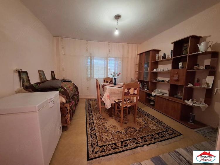 Casă cu 3 camere în Cuța