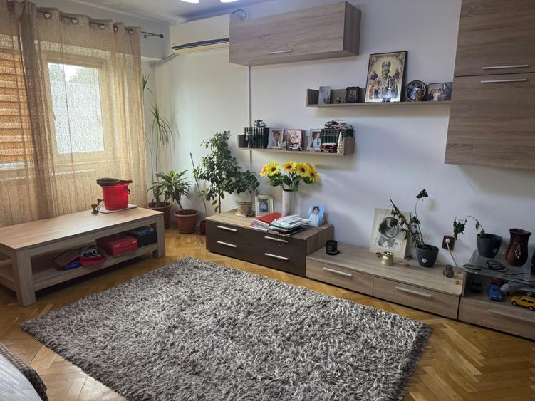 Vând apartament cu trei camere Inel2 - 3