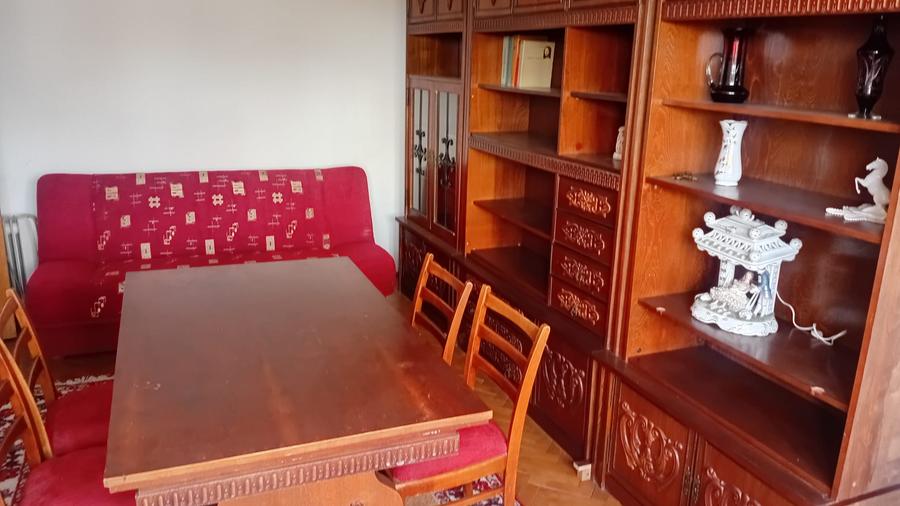 Apartament cu 3 camere decomandat, mobilat în Central