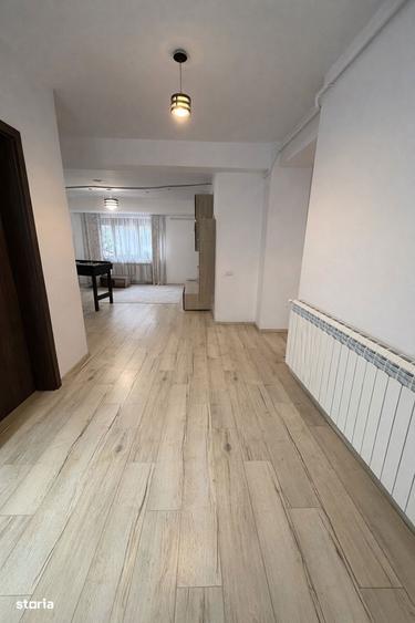 Apartament cu 3 camere, mobilat în Central