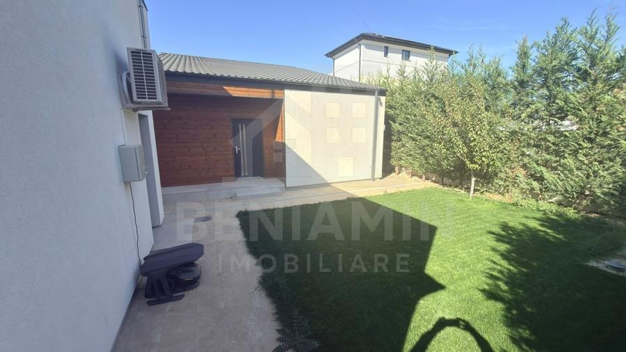 Casă individuală cu 6 camere cu Piscina în Cârcea