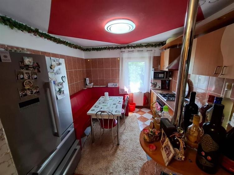 Apartament cu 2 camere semidecomandat, mobilat în Soarelui