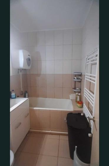Apartament cu 2 camere semidecomandat, mobilat în Tomis II