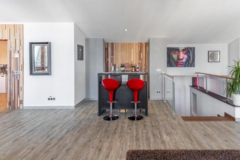 Penthouse cu 4 camere decomandat în Poiana Brașov