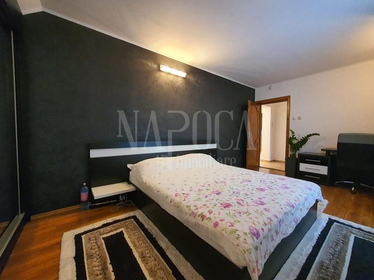 Casă individuală cu 12 camere cu Canalizare în Oncea