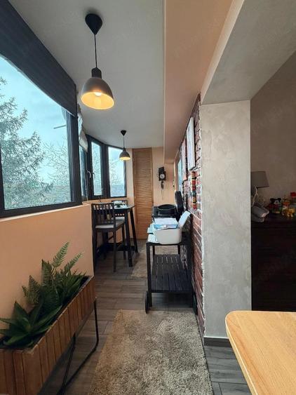 Apartament cu 3 camere decomandat în Central