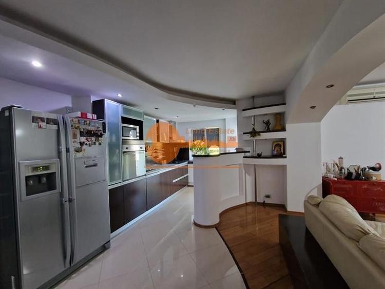 Apartament cu 3 camere in zona Drumul Sarii - 2