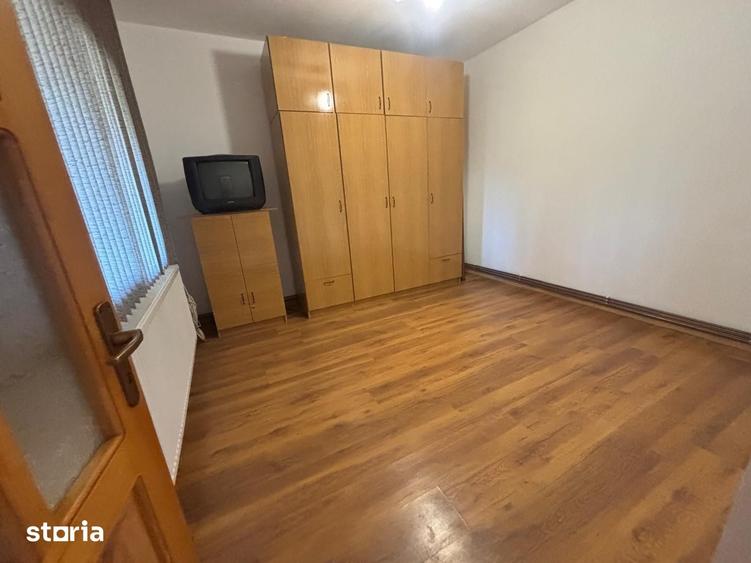 Casă cu 6 camere cu Teren 600 Mp în Tomești