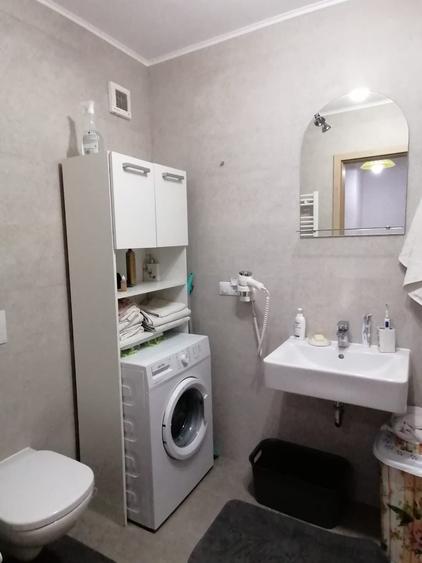 Apartament cu 2 camere decomandat în Tractorul