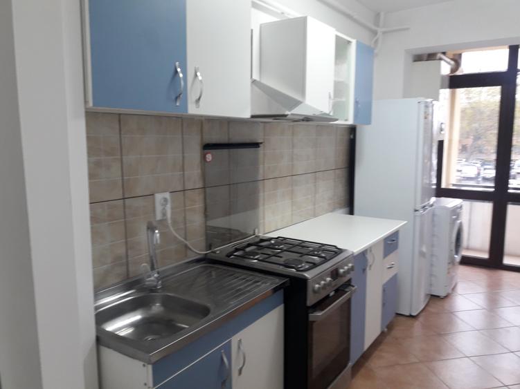 Apartament cu 2 camere decomandat în Centru Civic
