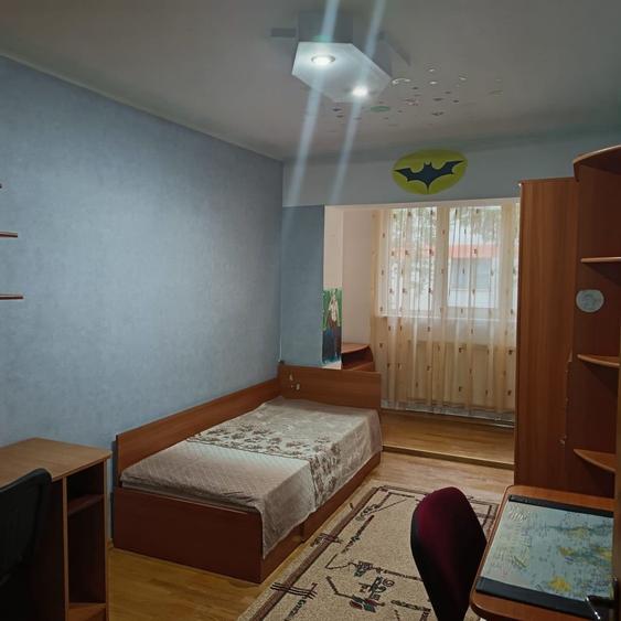 Apartament cu 3 camere decomandat în George Enescu