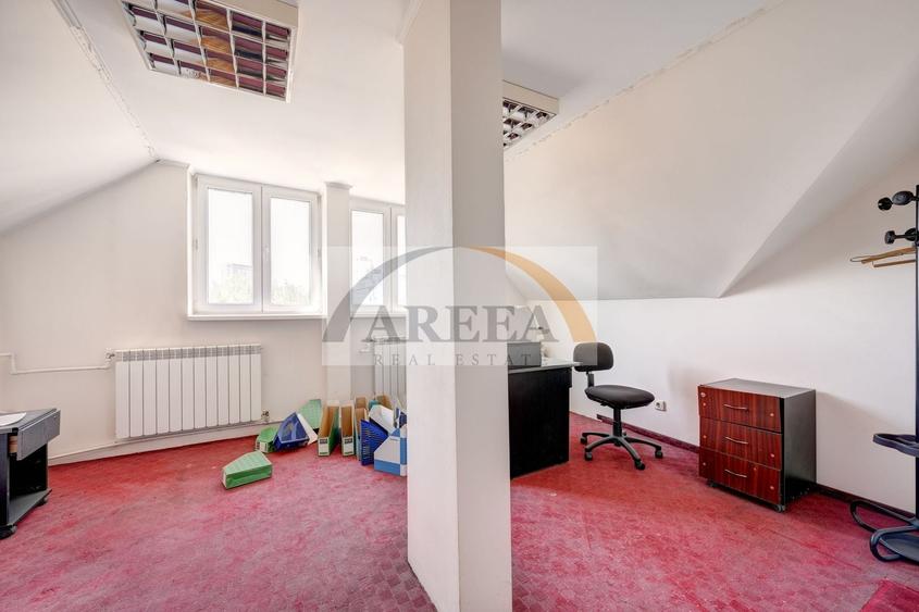 Casă individuală cu 16 camere cu Canalizare în Basarab