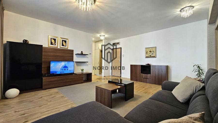 Apartament cu 4 camere semidecomandat, mobilat în Băneasa