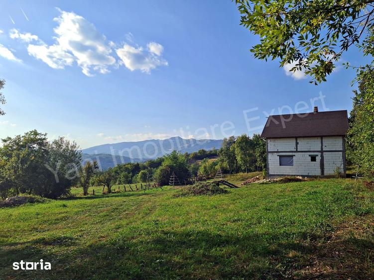 Casă cu 3 camere cu Teren 5200 Mp în Corbeni
