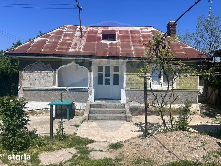 Casă cu 4 camere cu Teren 1071 Mp în Dumbrăvești
