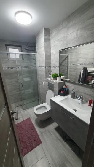 Apartament cu 3 camere decomandat, mobilat în Sud