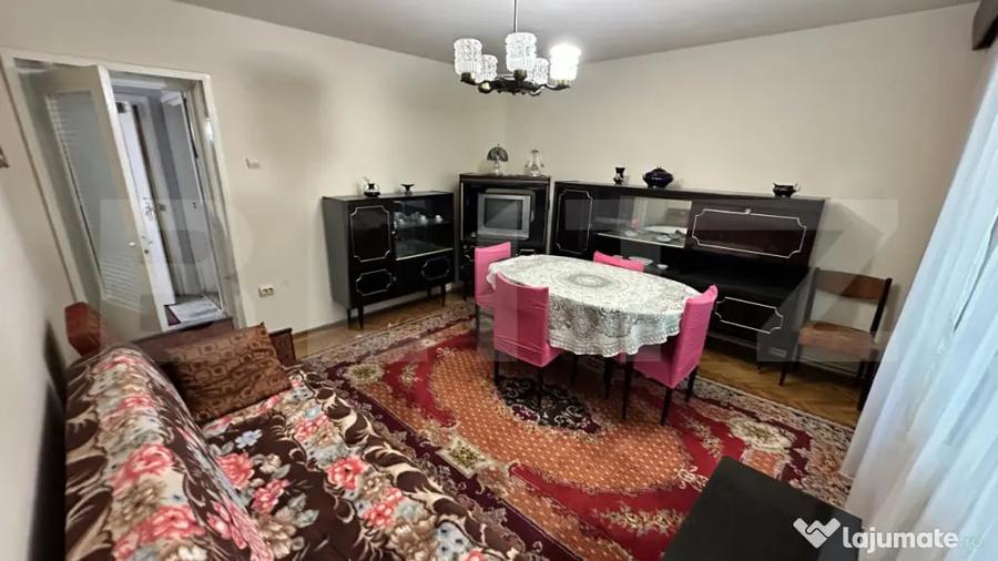 Apartament cu 3 camere decomandat în Central