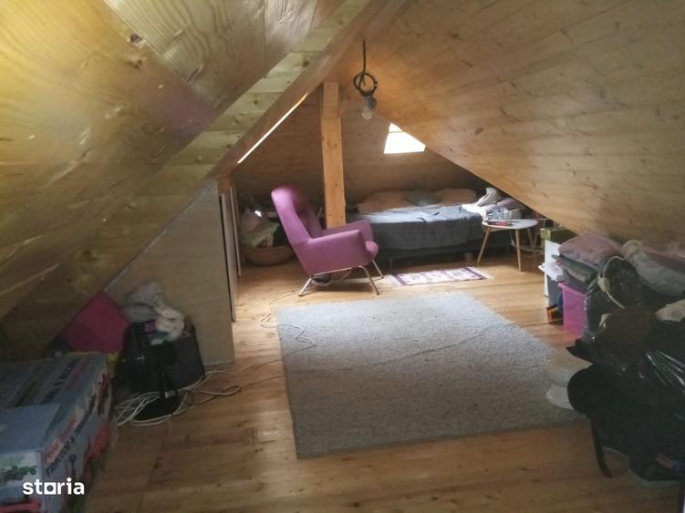Casă cu 3 camere în Săcărâmb