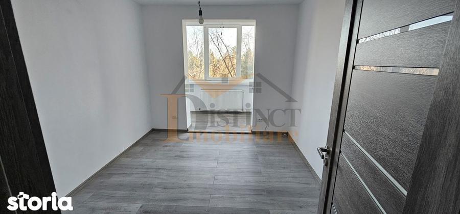 Apartament cu 3 camere decomandat în Astra