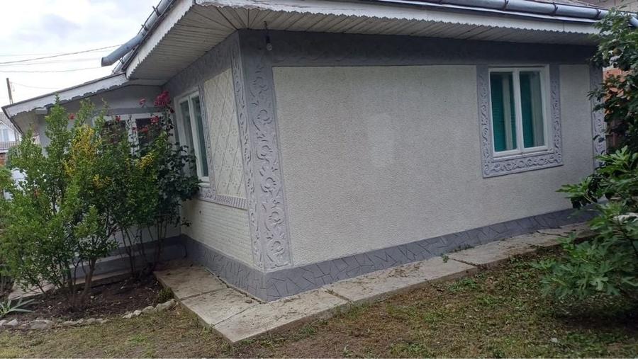 Casă cu 4 camere în Țibucani