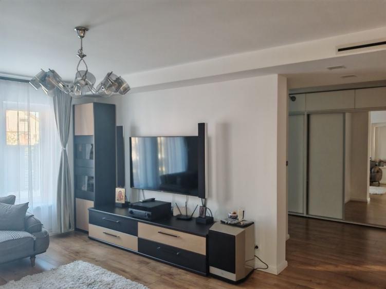 Casă cu 3 camere în Central