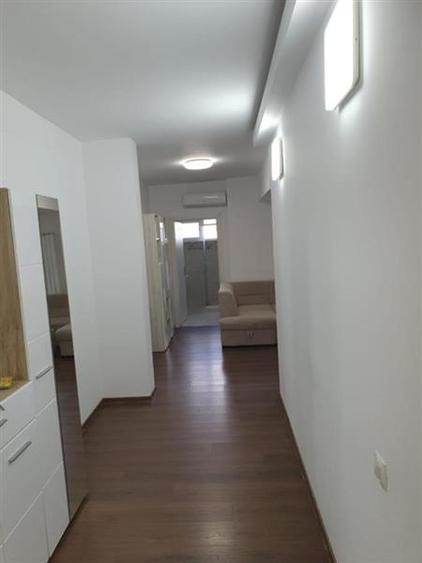Penthouse cu 4 camere circular, mobilat în Mărăști
