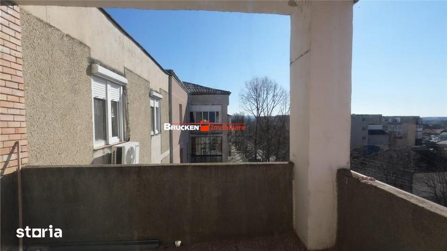 Apartament cu 3 camere decomandat în Marghita