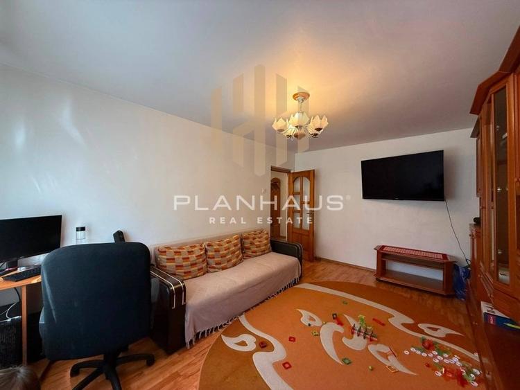Apartament cu 3 camere decomandat în Traian