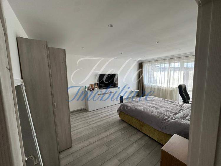 Apartament cu 3 camere semidecomandat în Florești