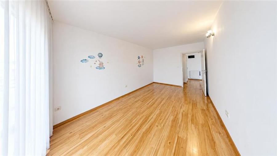 Apartament cu 3 camere decomandat, mobilat în Avantgarden