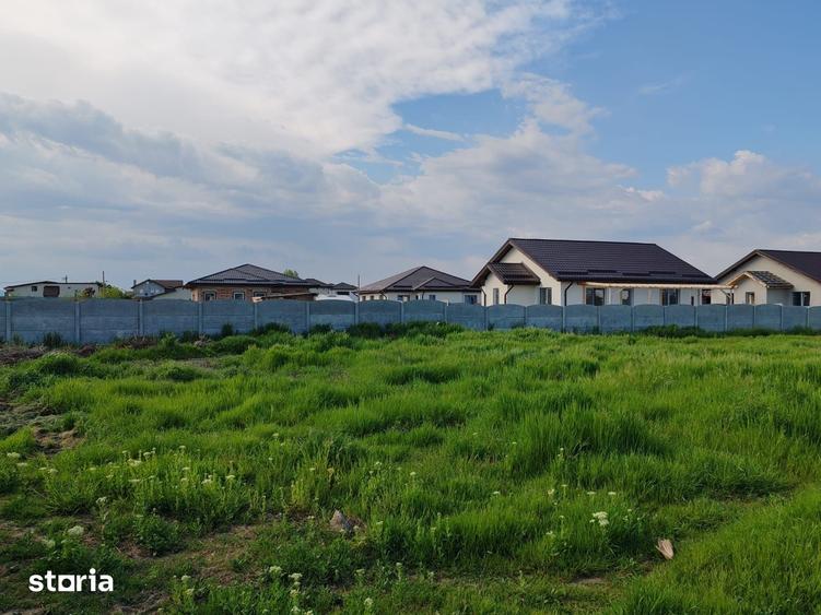 Teren de 9200 mp, în Clinceni