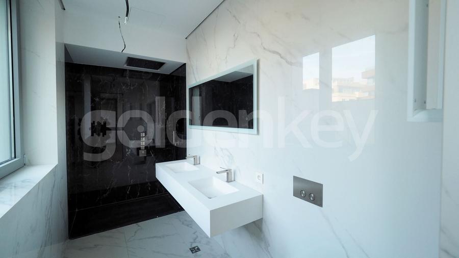 Apartament cu 4 camere decomandat în Floreasca