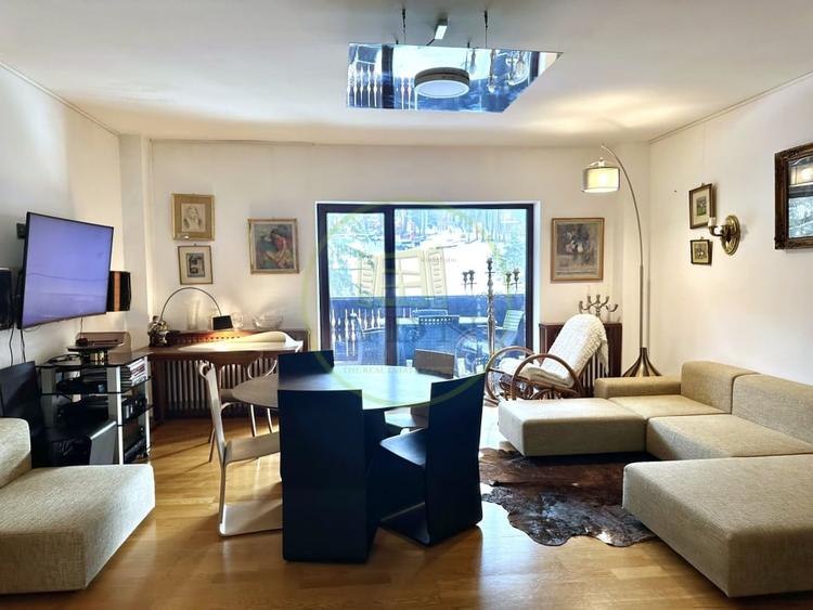 Apartament cu 3 camere semidecomandat, mobilat în Clăbucet