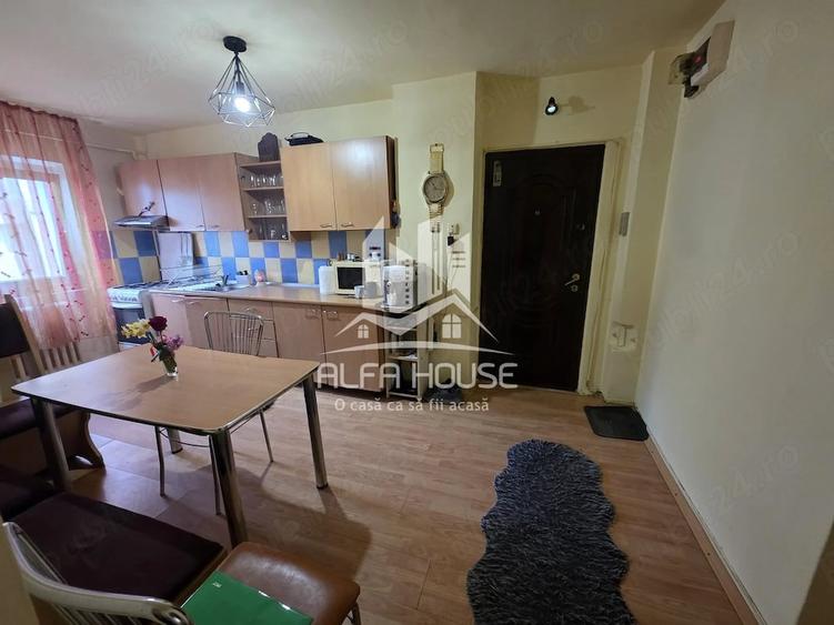 Apartament cu 3 camere decomandat în Govândari