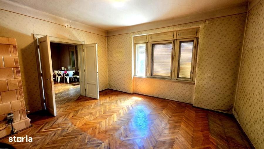 Apartament cu 4 camere în Sub Arini