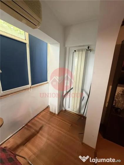 Apartament cu 4 camere decomandat în Inel II