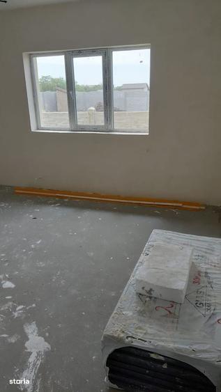 Casă cu 4 camere cu Teren 450 Mp în Malu Mare