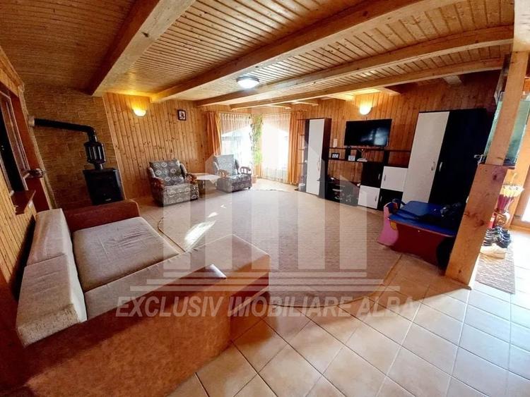 Casă individuală cu 5 camere cu Canalizare în Micești