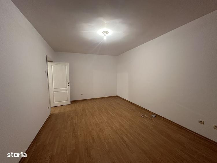 Apartament cu 3 camere decomandat în Republicii