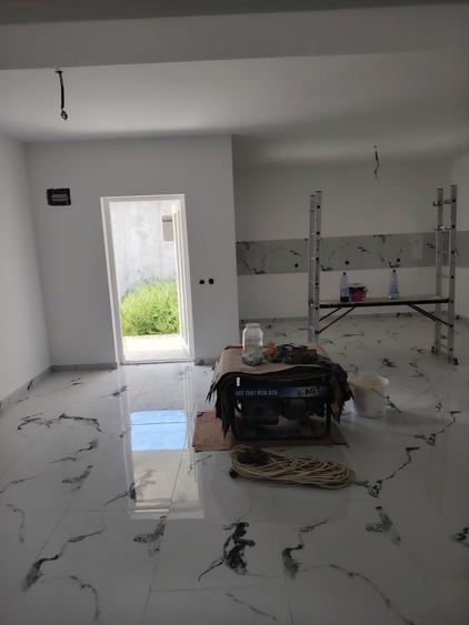 Casă cu 3 camere cu Teren 400 Mp în Oșorhei