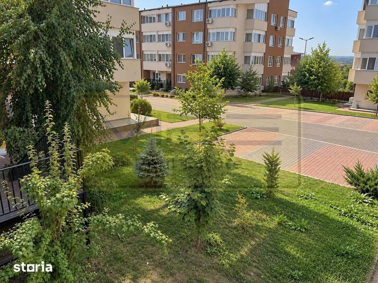 Apartament cu 3 camere, mobilat în Păcurari