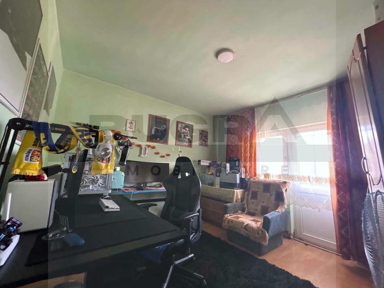 Apartament cu 4 camere decomandat în Central