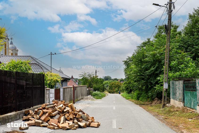 Casă cu 4 camere cu Teren 1531 Mp în Pecineaga