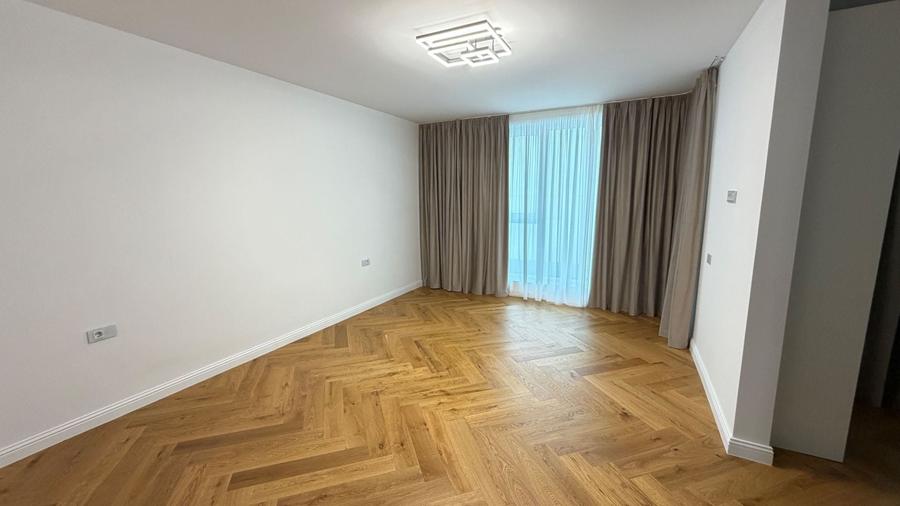 Casă individuală cu 5 camere cu Canalizare în Pipera