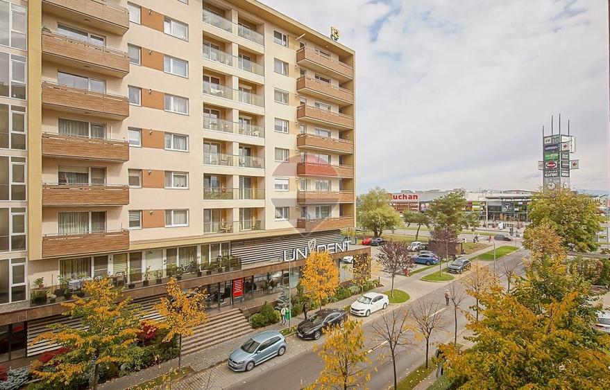Apartament cu 2 camere decomandat, mobilat în Tractorul