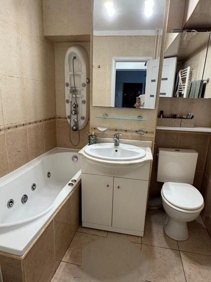 Apartament cu 2 camere decomandat în Sărari