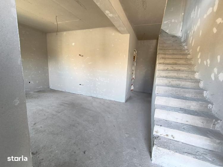 Casă cu 4 camere cu Teren 280 Mp în Mohu